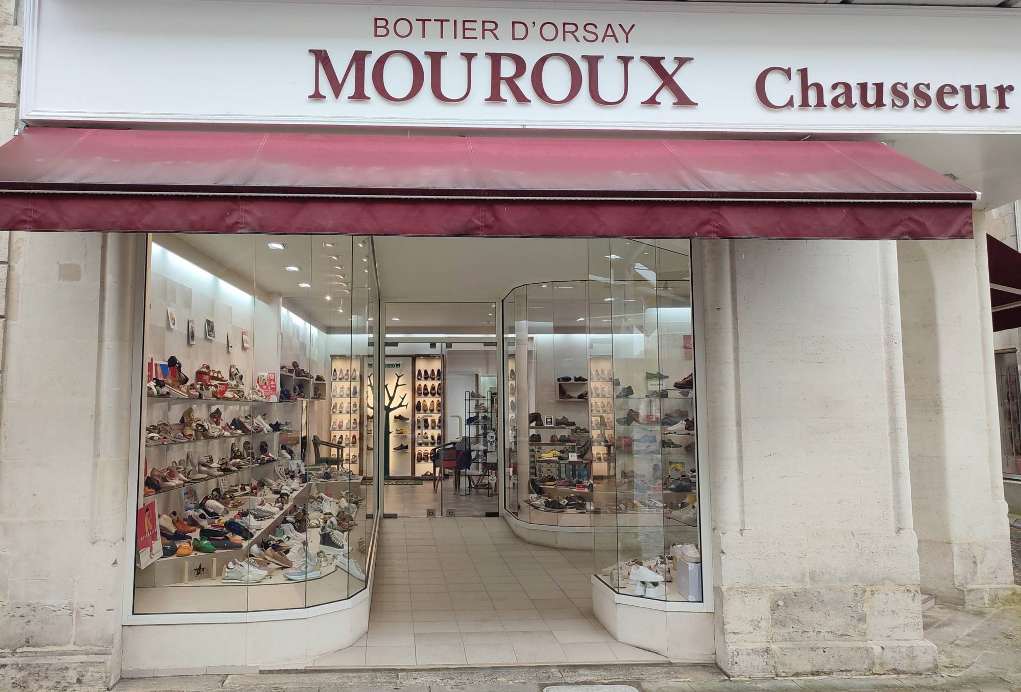 Magasin de clearance chaussures saintes